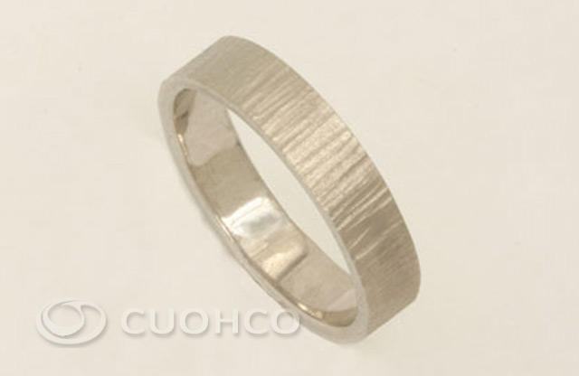 White gold wedding ring of 5 mm with bamboo texture